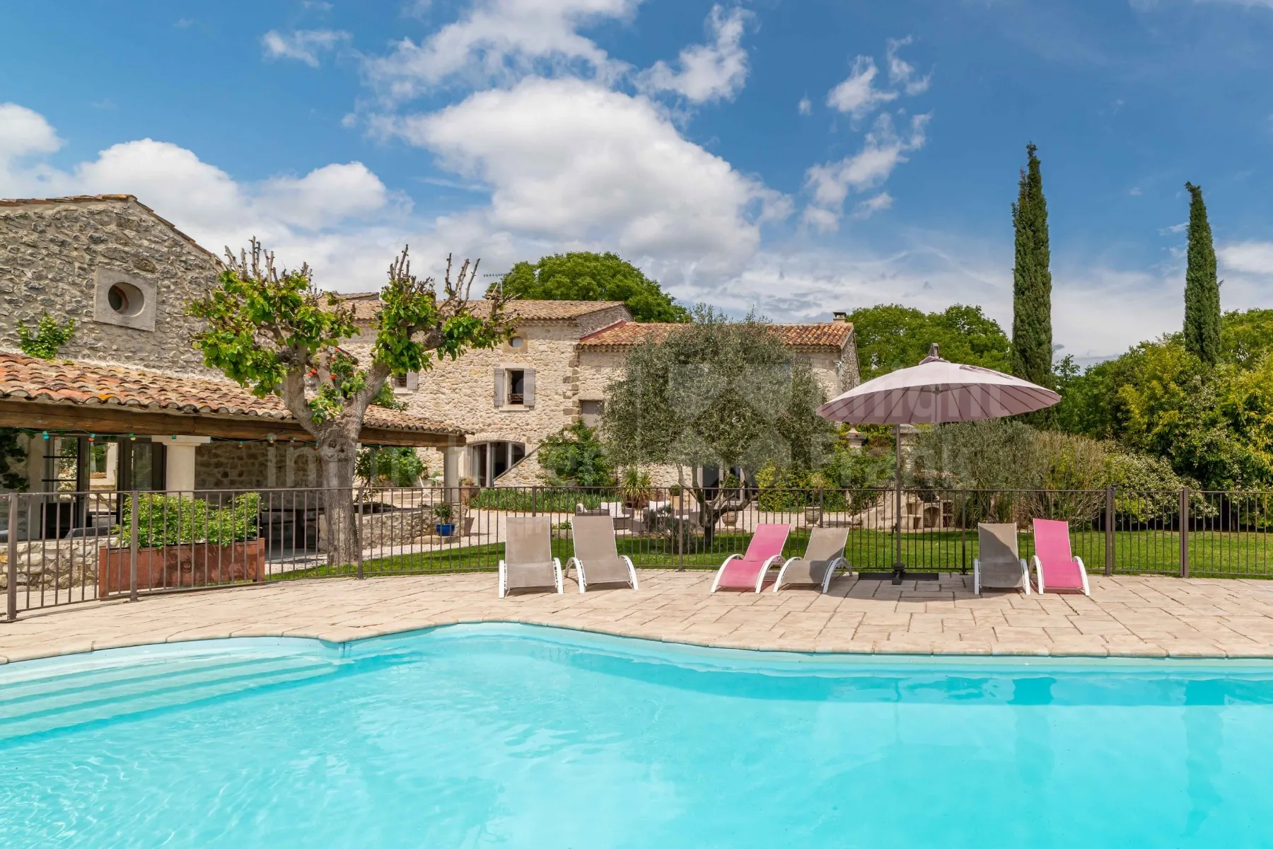 Joli mas à Uzès