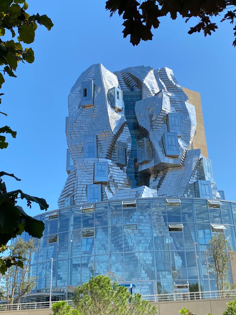 Le Luma vue du parc des ateliers