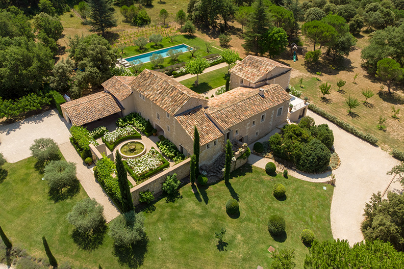 Bien excpetionnel au calme Provence