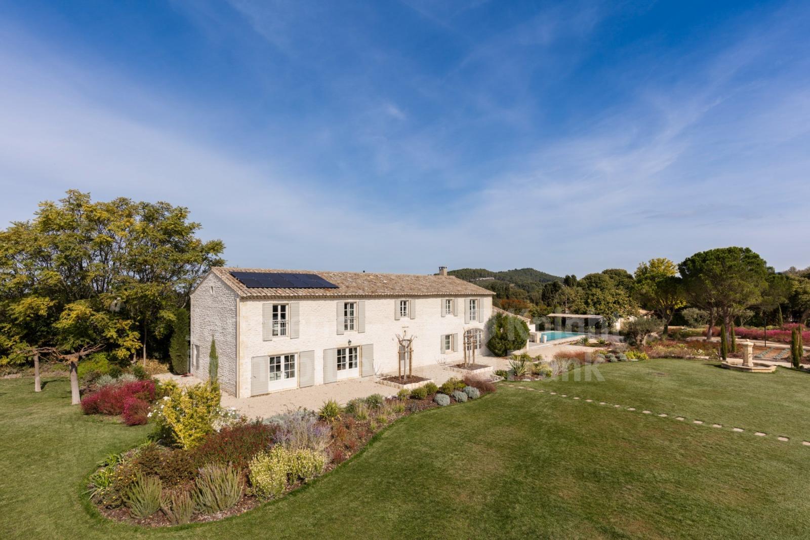 Piscine, maison et jardin Provence