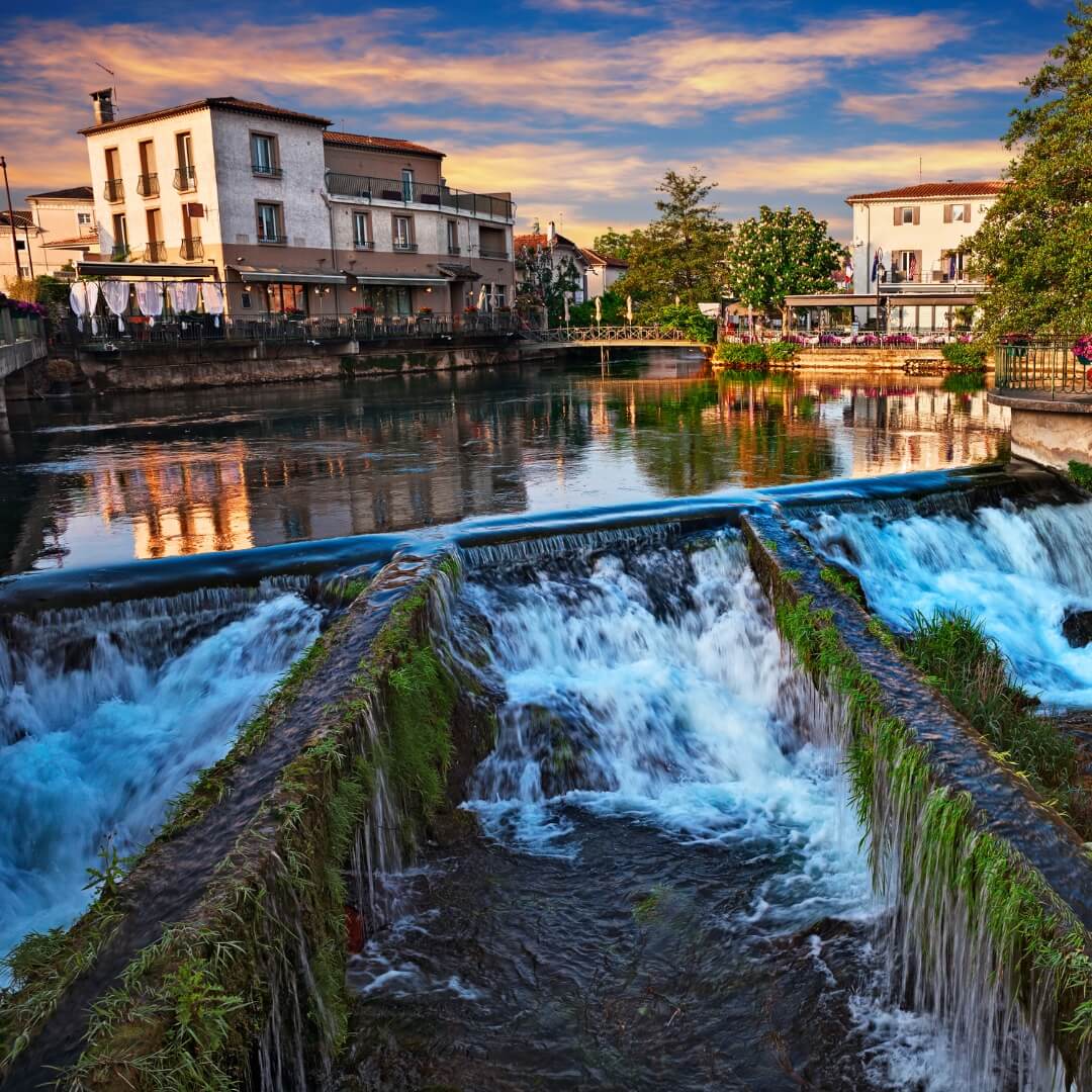 Vue de la Sorgue au partage des eaux.