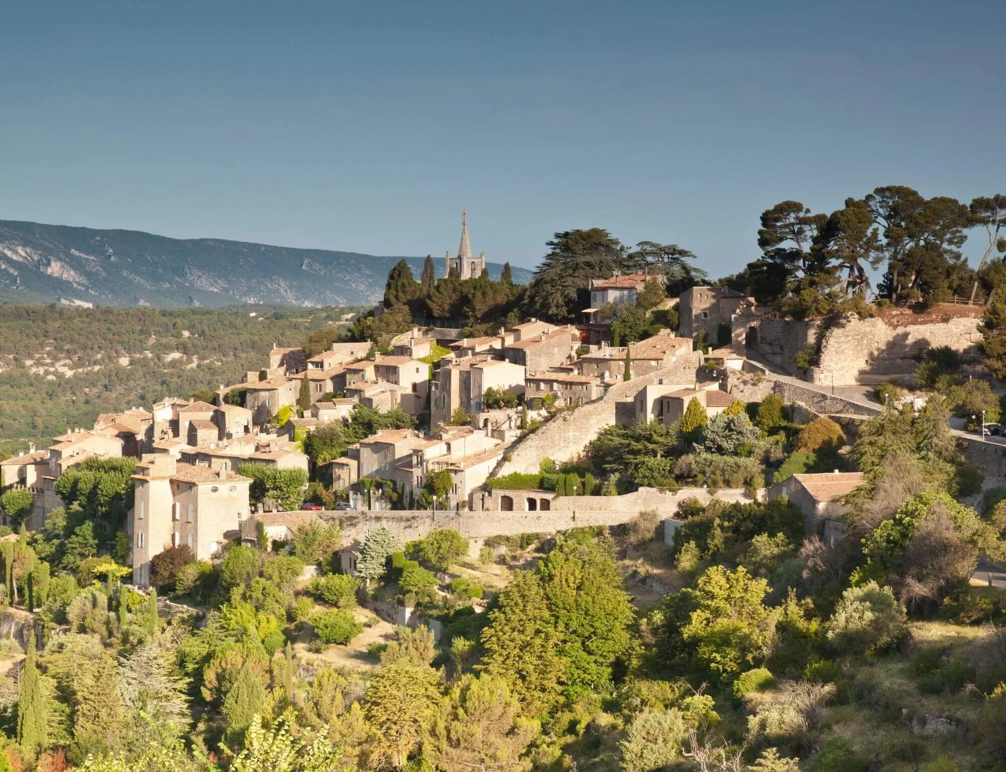 Première agence à Bonnieux