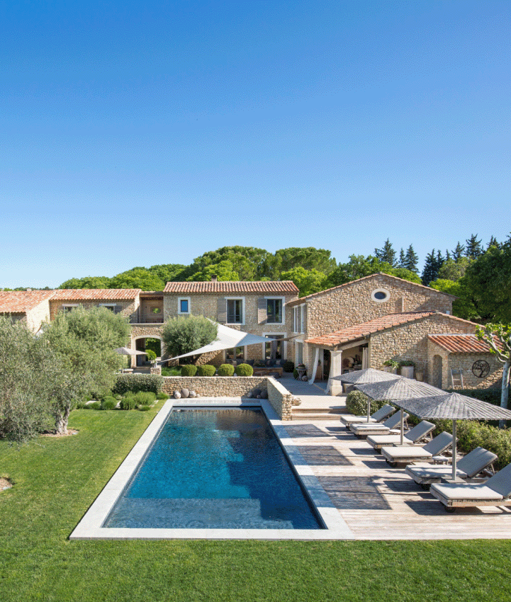 Maison en Provence dans un village pittoresque.